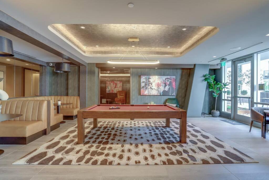 Stylish Condo At Clarendon With Rooftop Views Arlington Extérieur photo