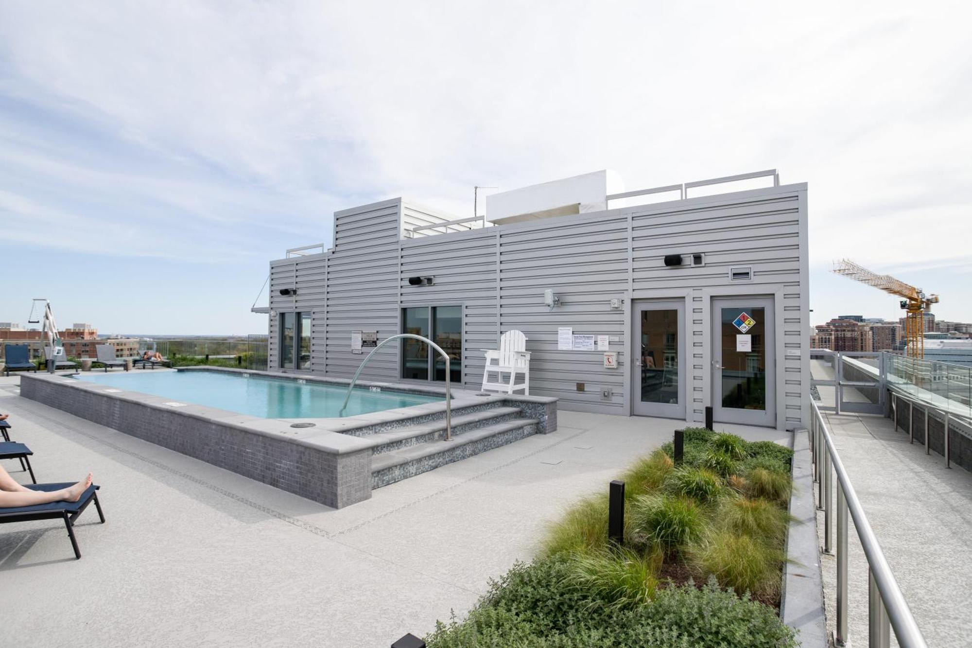 Stylish Condo At Clarendon With Rooftop Views Arlington Extérieur photo